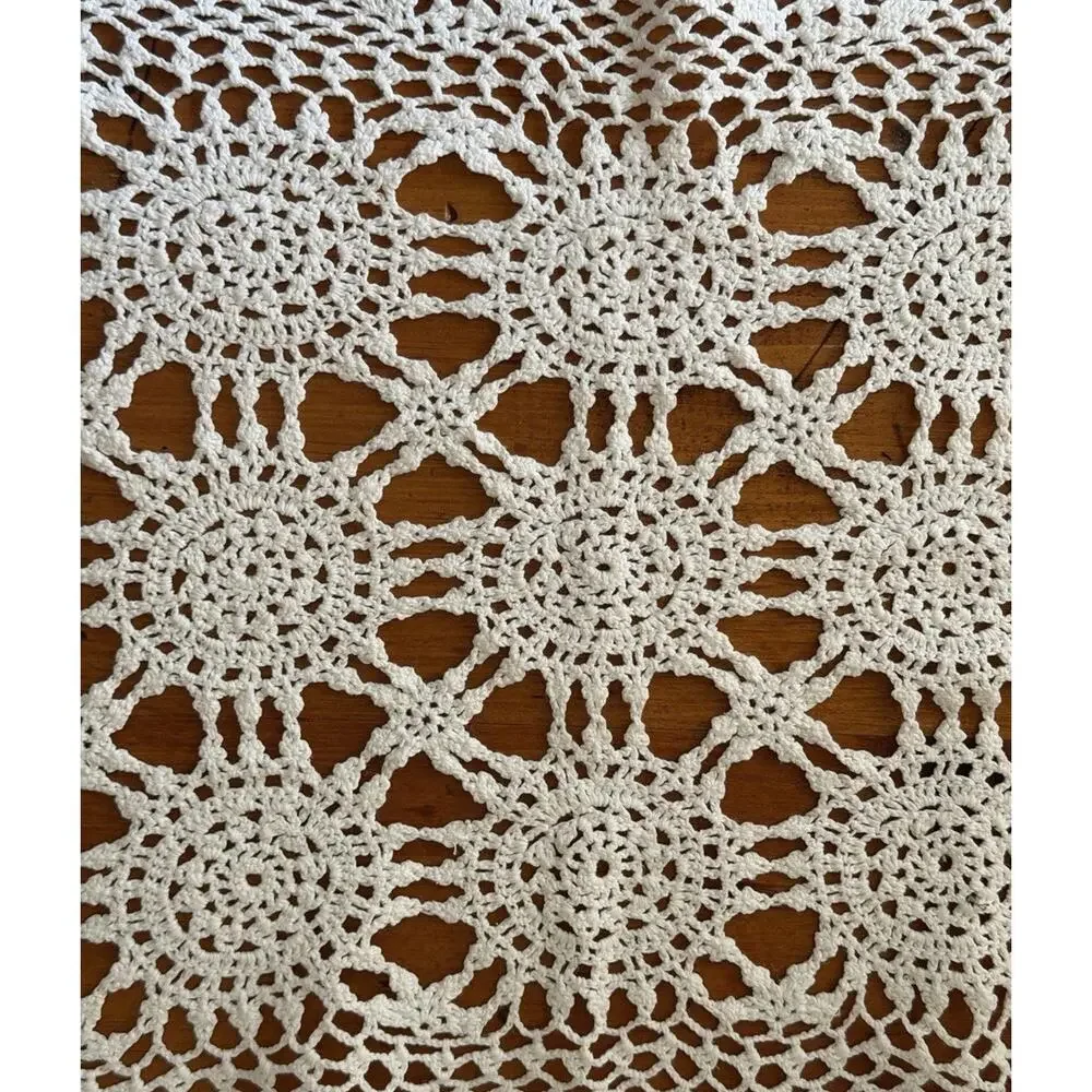 Vintage Lace Doily Set Metallic Thread Round & Rectangular Table Linens - Picture 11 of 14